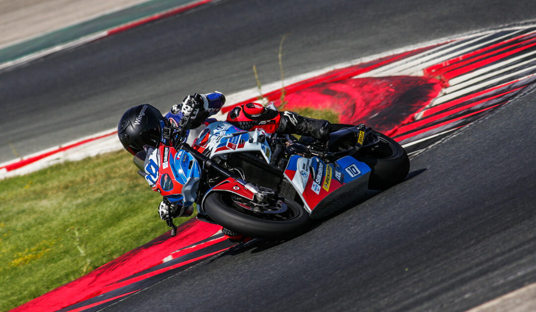 No circuito de Navarra à procura do caminho entre a multidão!! Ronda 3 dos Troféus de Naked Bikes 2022
